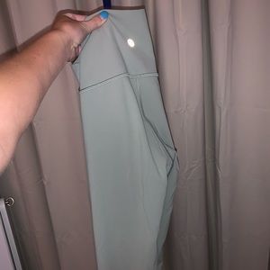 Wunder under lululemon leggings